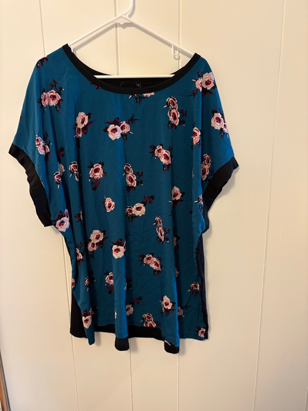 Lane Bryant Teal Floral Short Sleeve Tunic with Black Trim